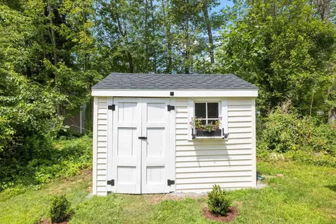 4 Leanne Drive Concord NH 03302