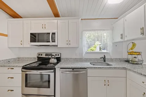 4 Leanne Drive Concord NH 03302