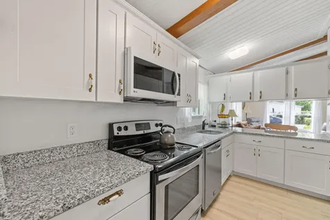 4 Leanne Drive Concord NH 03302