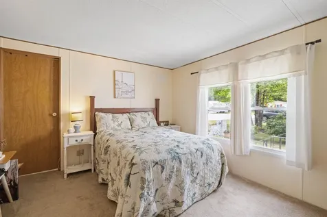 4 Leanne Drive Concord NH 03302