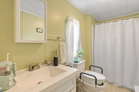 4 Leanne Drive Concord NH 03302