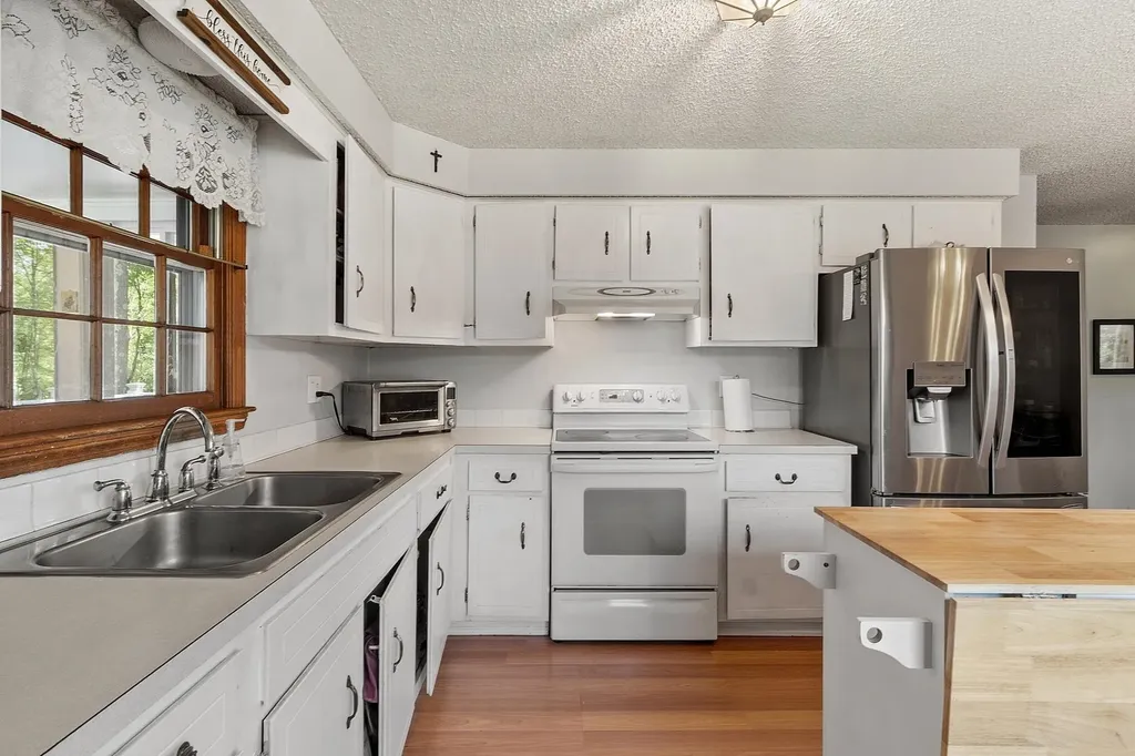 60 Glen Forest Drive Manchester NH 03109