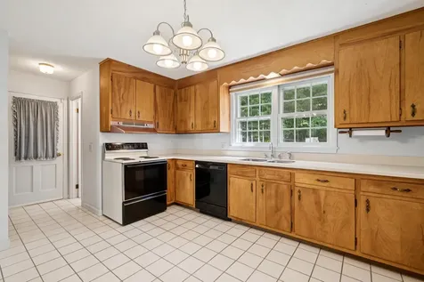 22 Kingsford Road Hanover NH 03755