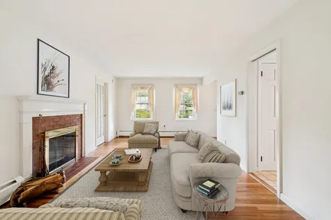 22 Kingsford Road Hanover NH 03755