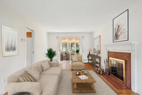 22 Kingsford Road Hanover NH 03755