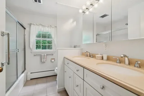 22 Kingsford Road Hanover NH 03755