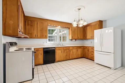 22 Kingsford Road Hanover NH 03755