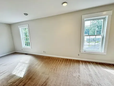 8 Dulcies Point Road Kingston NH 03848