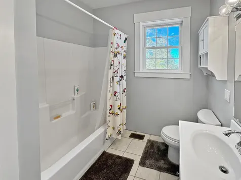 8 Dulcies Point Road Kingston NH 03848