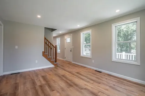 7 Kristin Drive Derry NH 03038