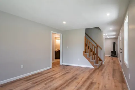 7 Kristin Drive Derry NH 03038