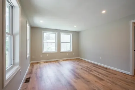 7 Kristin Drive Derry NH 03038