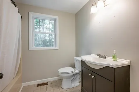 7 Kristin Drive Derry NH 03038