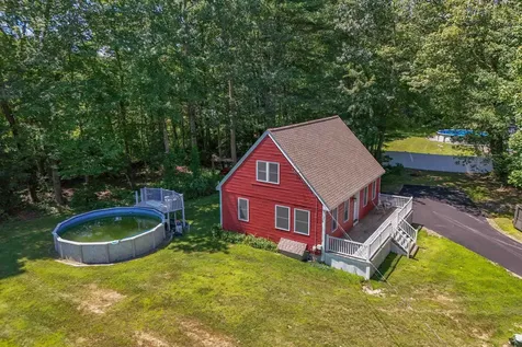 7 Kristin Drive Derry NH 03038