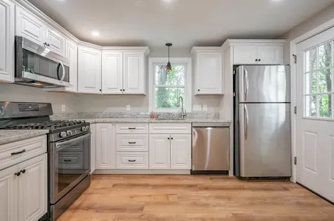 7 Kristin Drive Derry NH 03038