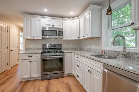 7 Kristin Drive Derry NH 03038