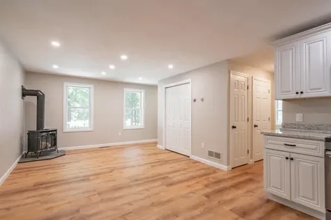 7 Kristin Drive Derry NH 03038