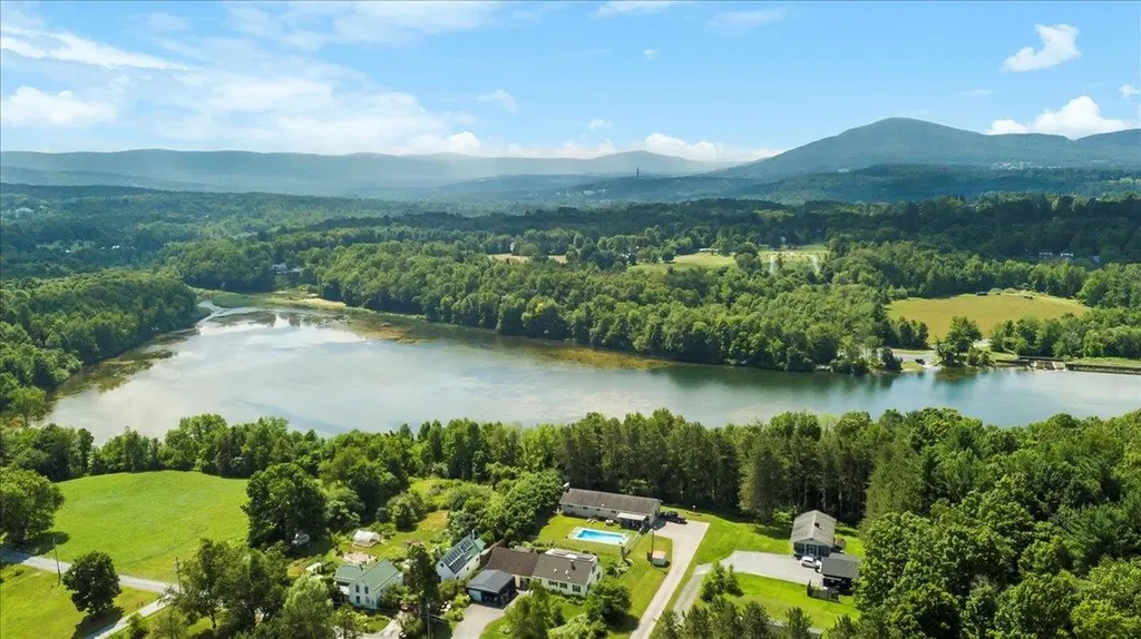 100 Mccarthy Acres Road Shaftsbury VT 05257