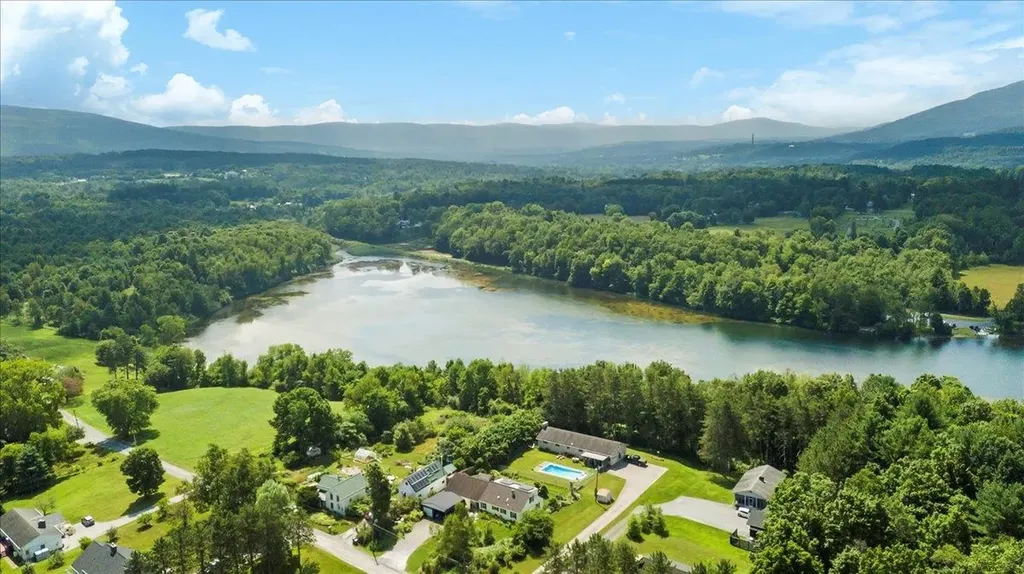 100 Mccarthy Acres Road Shaftsbury VT 05257