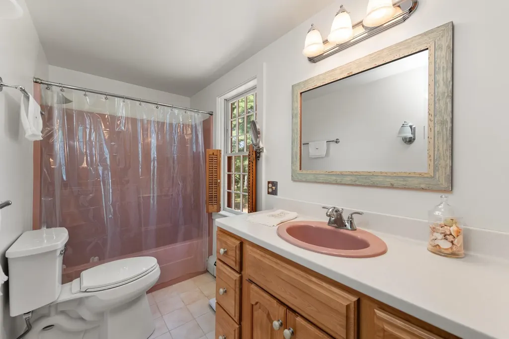 29 Kona Farm Road Moultonborough NH 03254