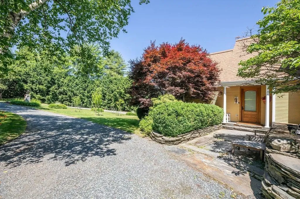 134 Chester Arthur Road Hartford VT 05059