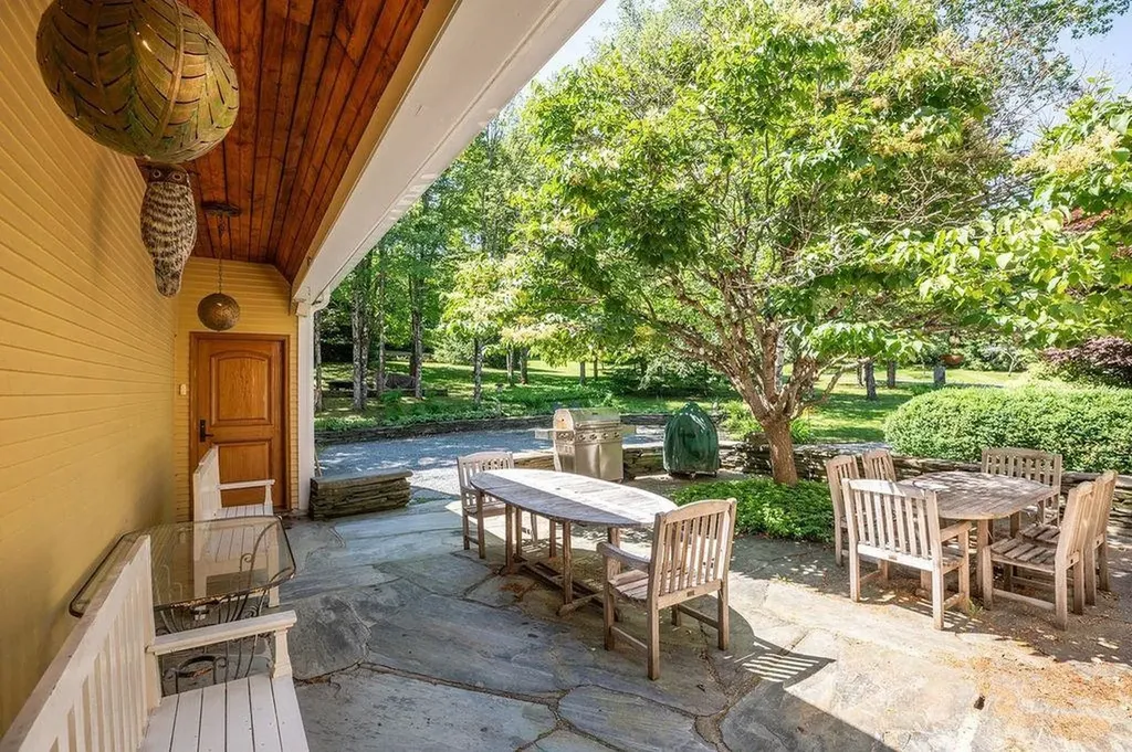 134 Chester Arthur Road Hartford VT 05059