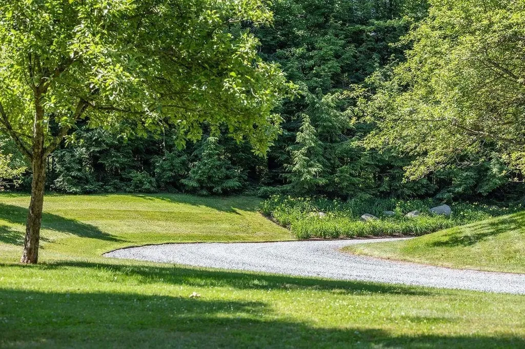 134 Chester Arthur Road Hartford VT 05059