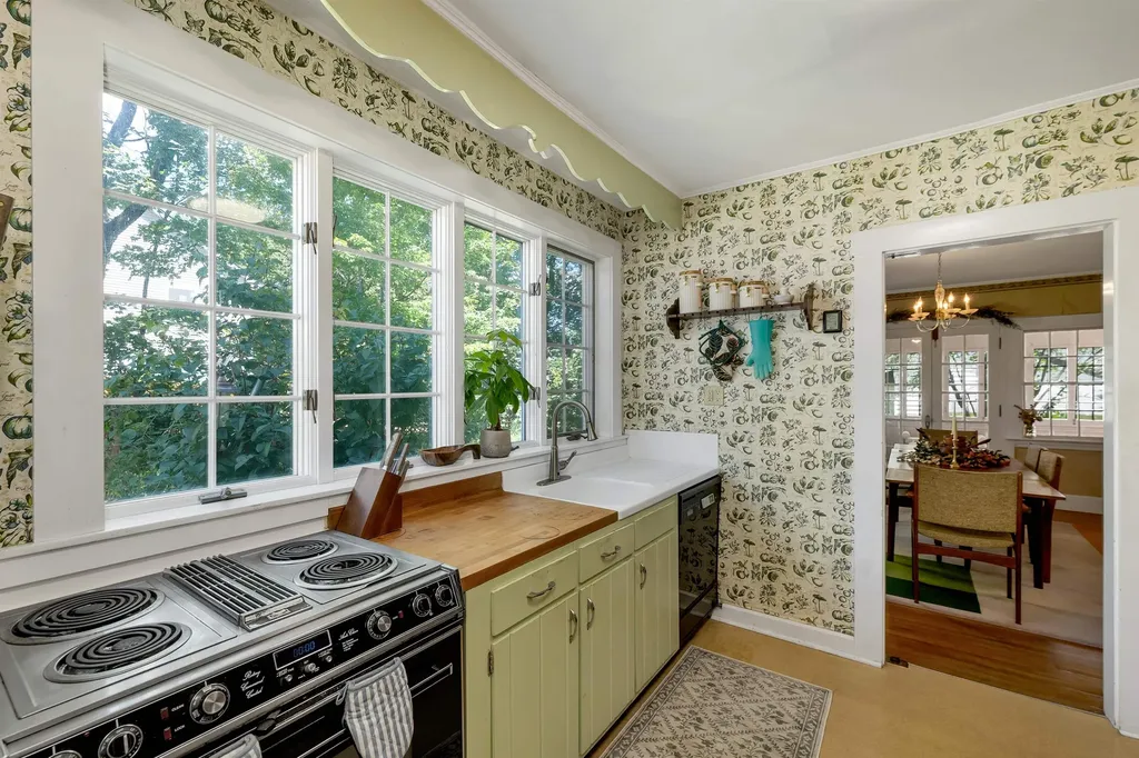 8 Garland Street Plymouth NH 03264