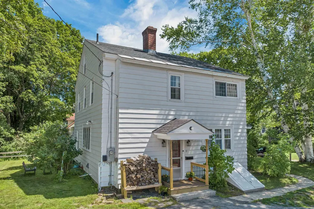 8 Garland Street Plymouth NH 03264
