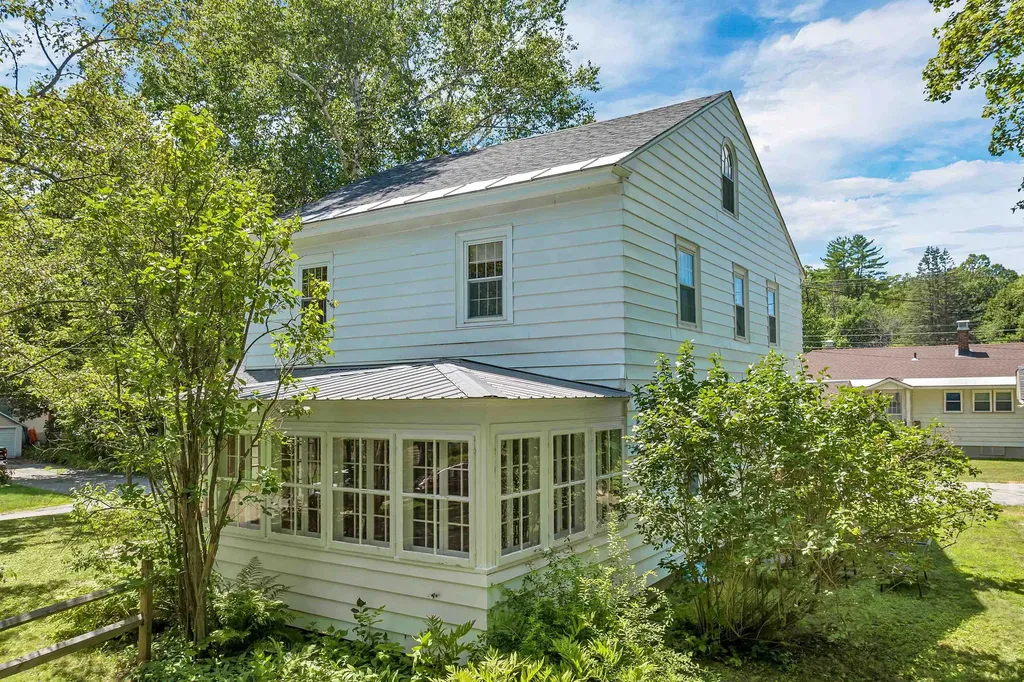 8 Garland Street Plymouth NH 03264