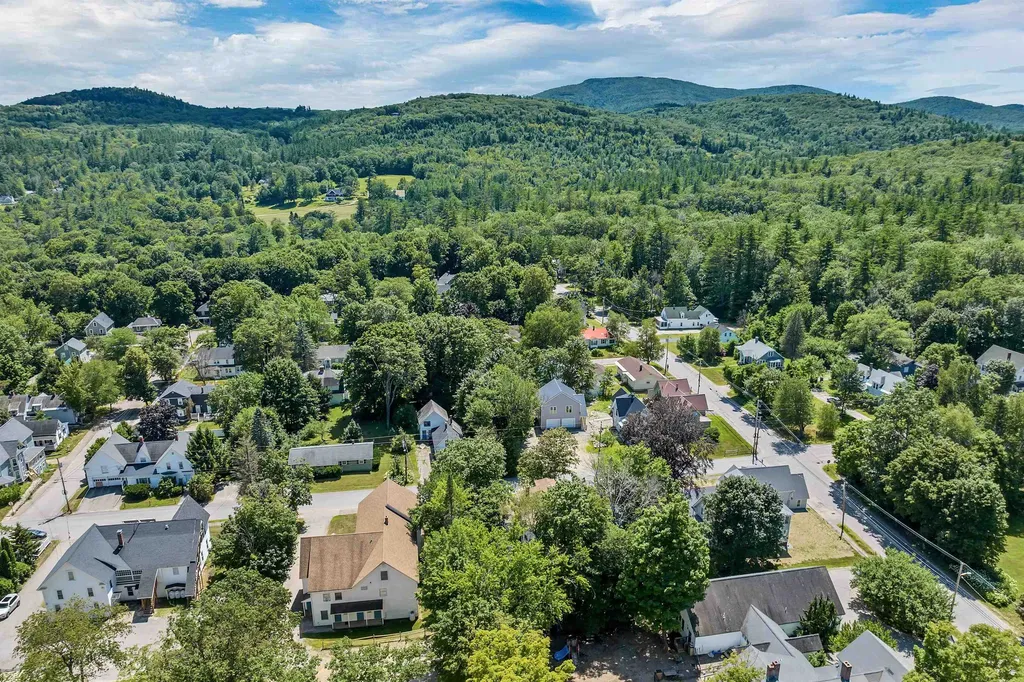 8 Garland Street Plymouth NH 03264