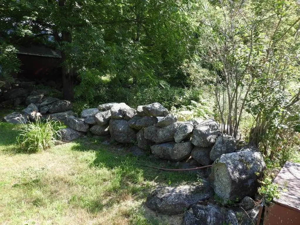 571 Center Road Hillsborough NH 03244