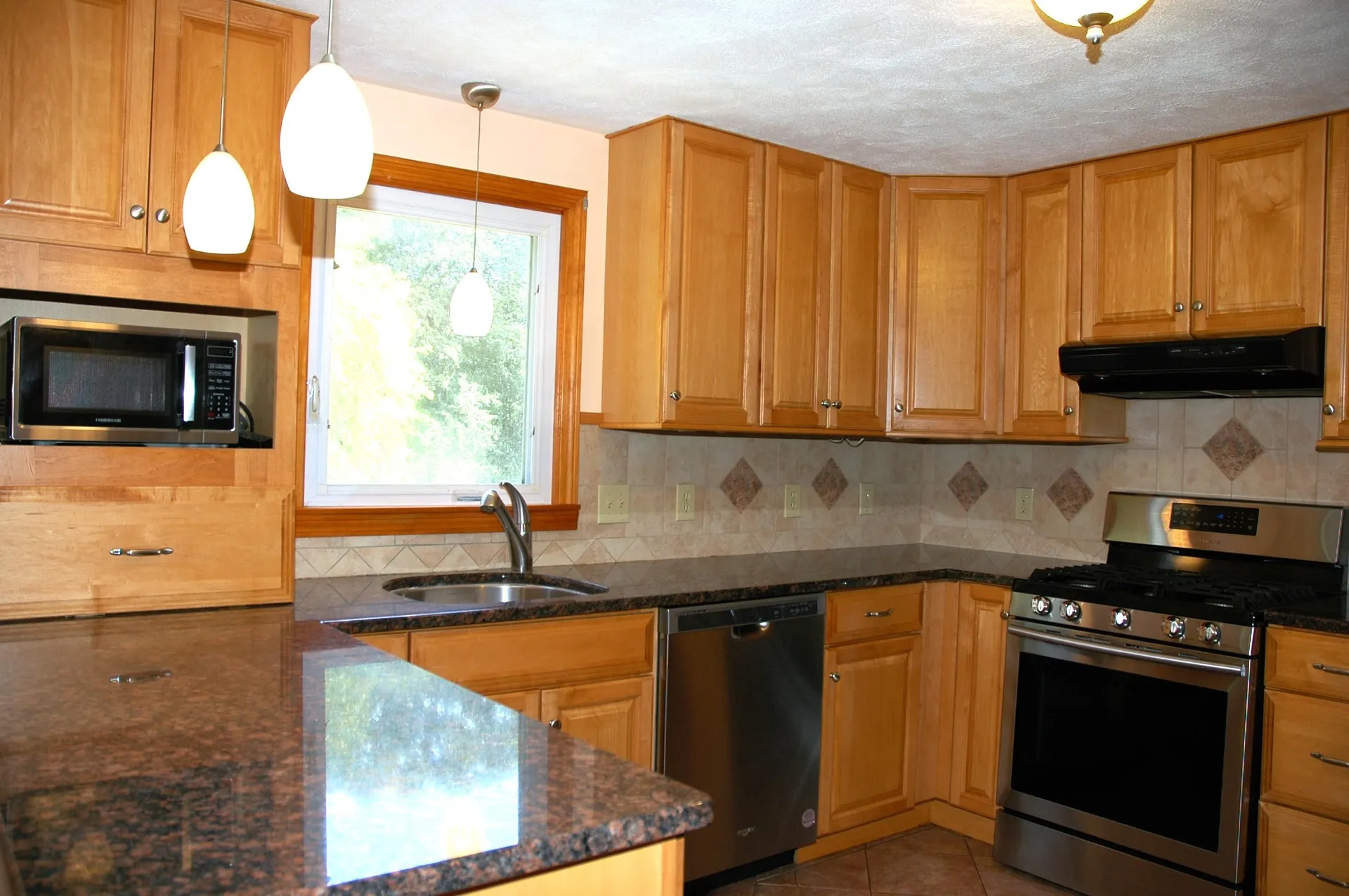 10 South Road Londonderry NH 03053