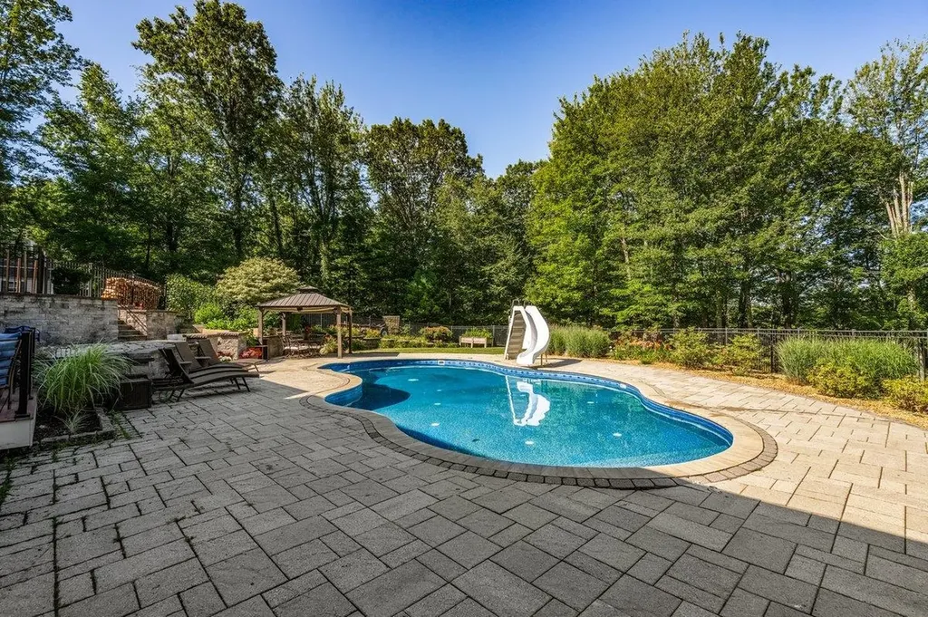 3 Chelsea Drive Bow NH 03304