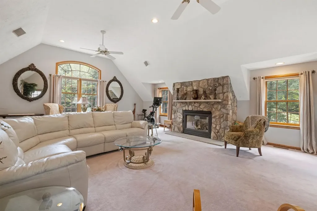 25 Chatfield Drive Litchfield NH 03052