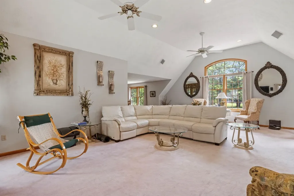 25 Chatfield Drive Litchfield NH 03052