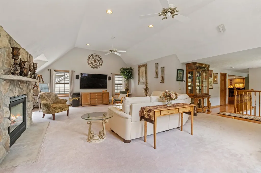 25 Chatfield Drive Litchfield NH 03052