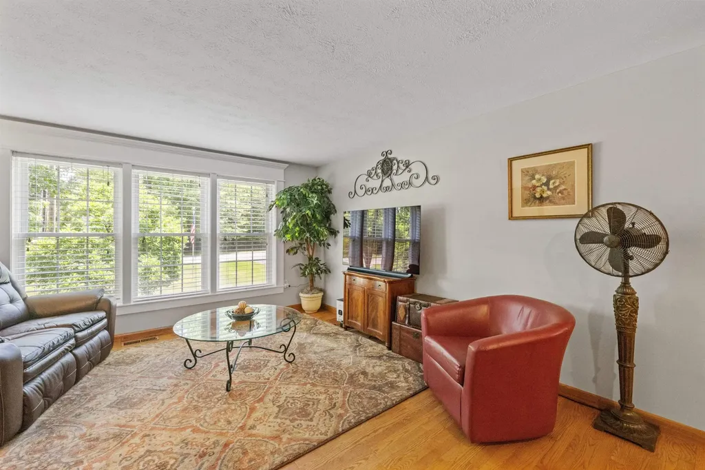 25 Chatfield Drive Litchfield NH 03052