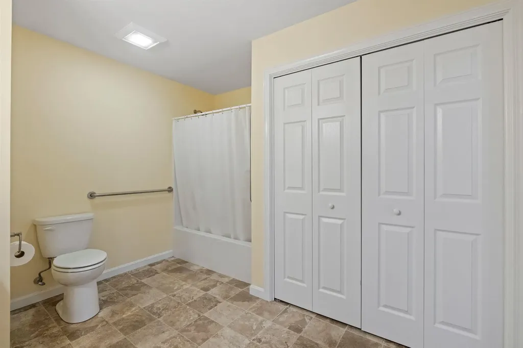 25 Chatfield Drive Litchfield NH 03052