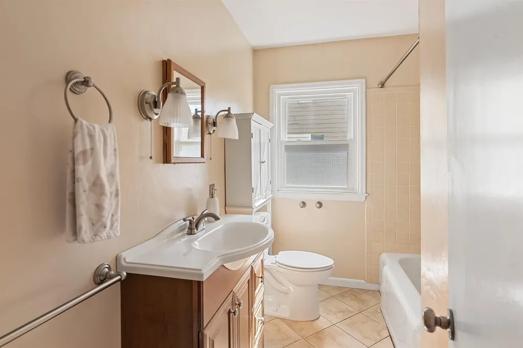 61 Cross Parkway Burlington VT 05408