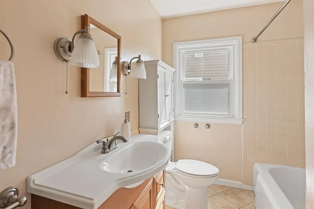 61 Cross Parkway Burlington VT 05408