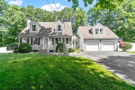 8 Adam Court Salem NH 03079