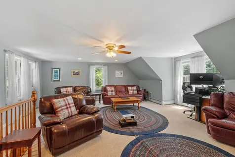 8 Adam Court Salem NH 03079
