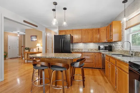 8 Adam Court Salem NH 03079