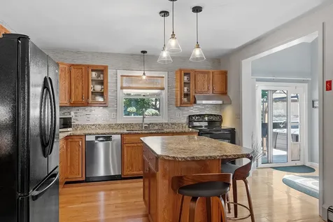 8 Adam Court Salem NH 03079