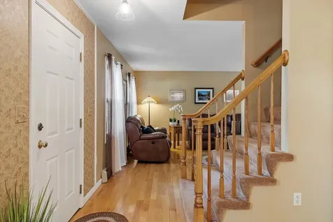 8 Adam Court Salem NH 03079