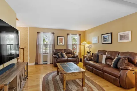 8 Adam Court Salem NH 03079