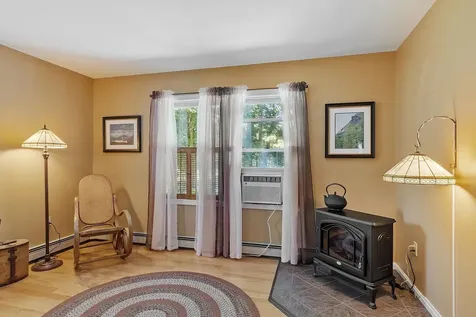 8 Adam Court Salem NH 03079