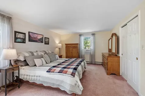 8 Adam Court Salem NH 03079