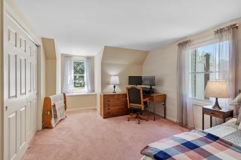 8 Adam Court Salem NH 03079